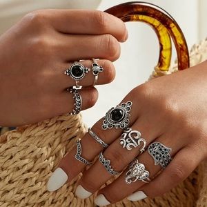 ✨New! 10 piece boho ring set✨